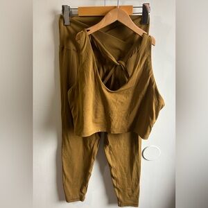 AERIE OFFLINE “real me” set. L/XL mustard/cognac